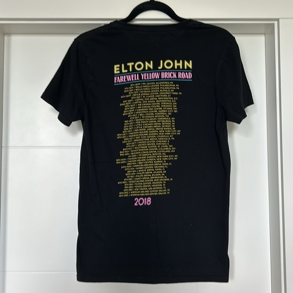 *SOLD* *AUTHENTIC* Elton John 2018 Tour Concert Tee Shirt | Small - Picture 5 of 6